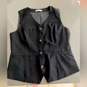 Grace Karin vest. Size Large (10-12) Black… nicely lined and pretty details.